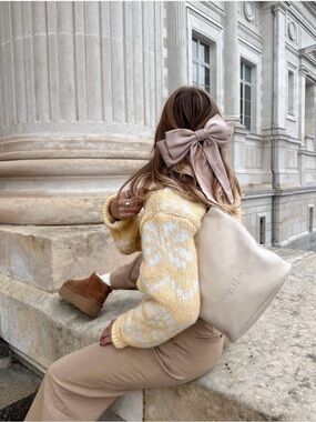 H&M Light yellow sweater